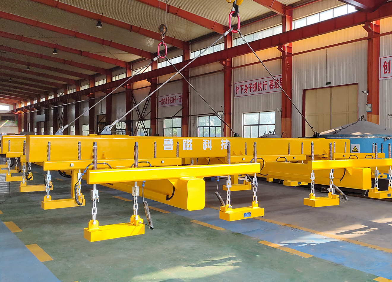 Handling of lifting electric permanent magnet slings